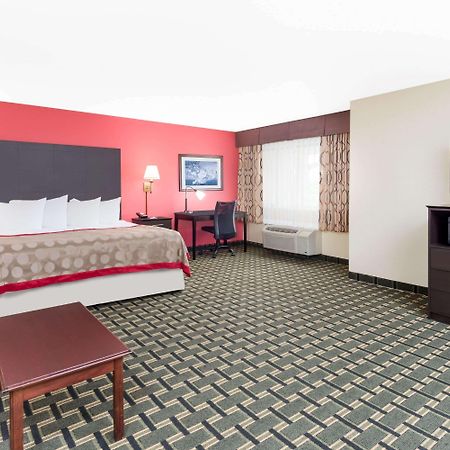 Ramada By Wyndham Vandalia Extérieur photo