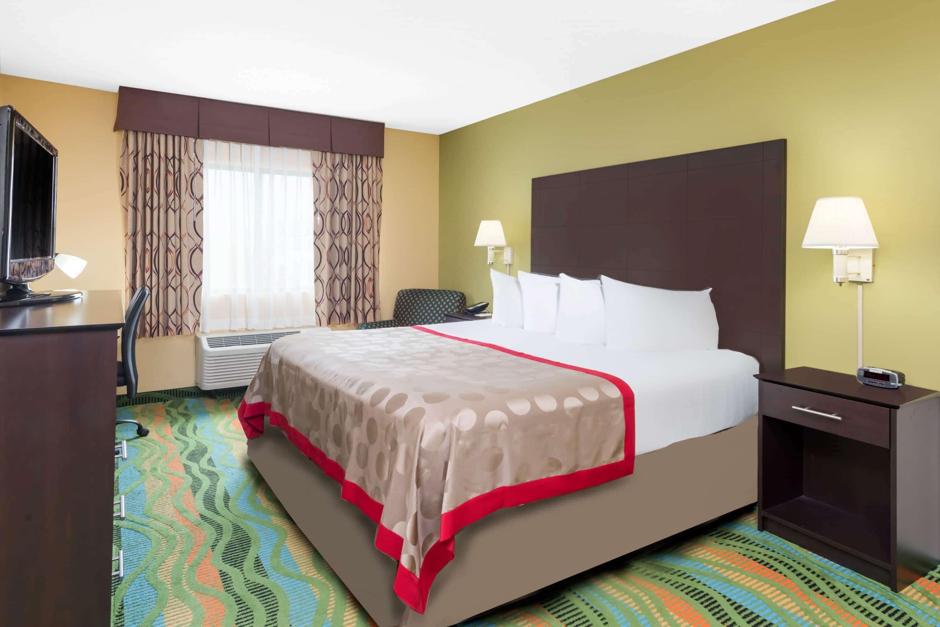 Ramada By Wyndham Vandalia Extérieur photo