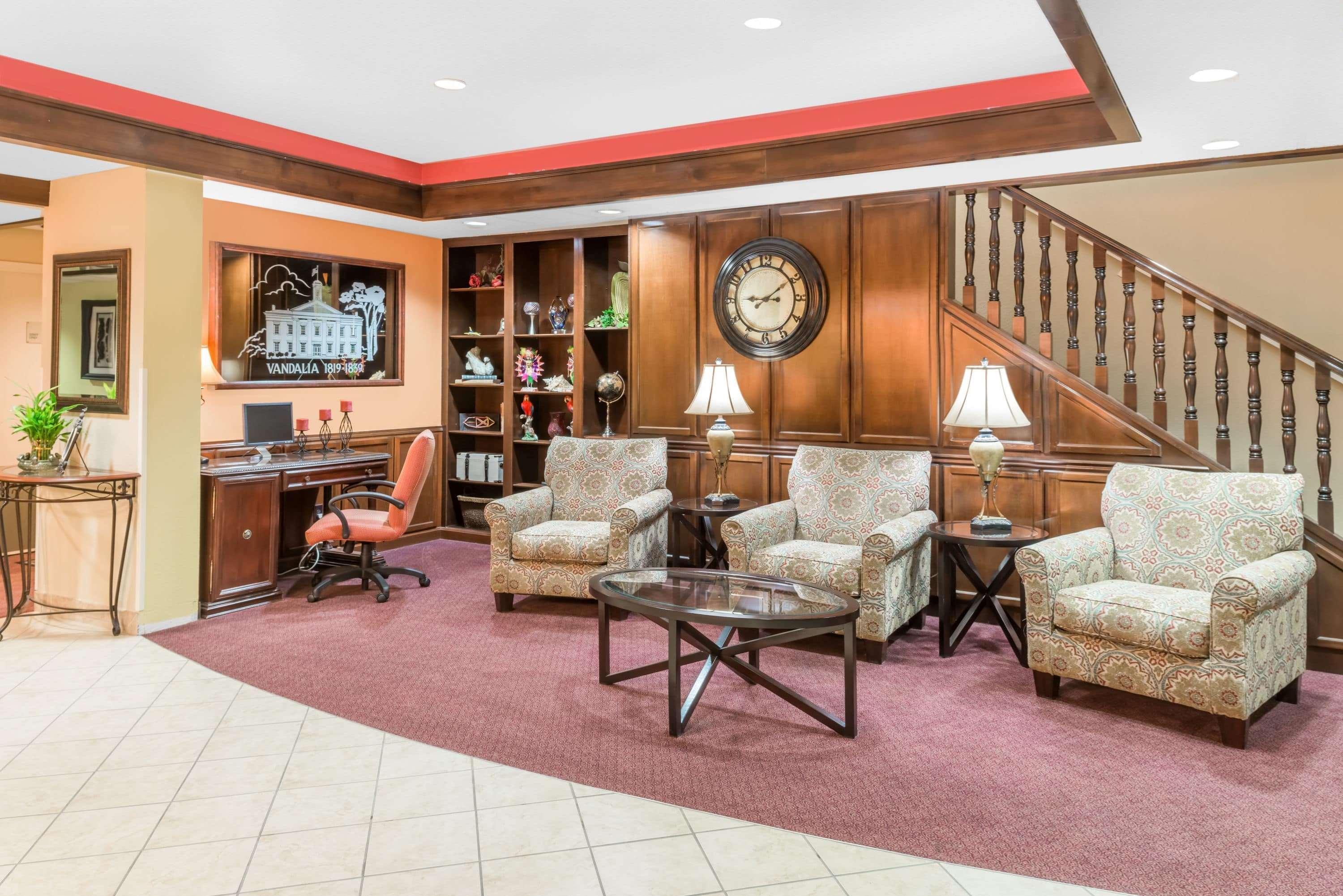 Ramada By Wyndham Vandalia Extérieur photo