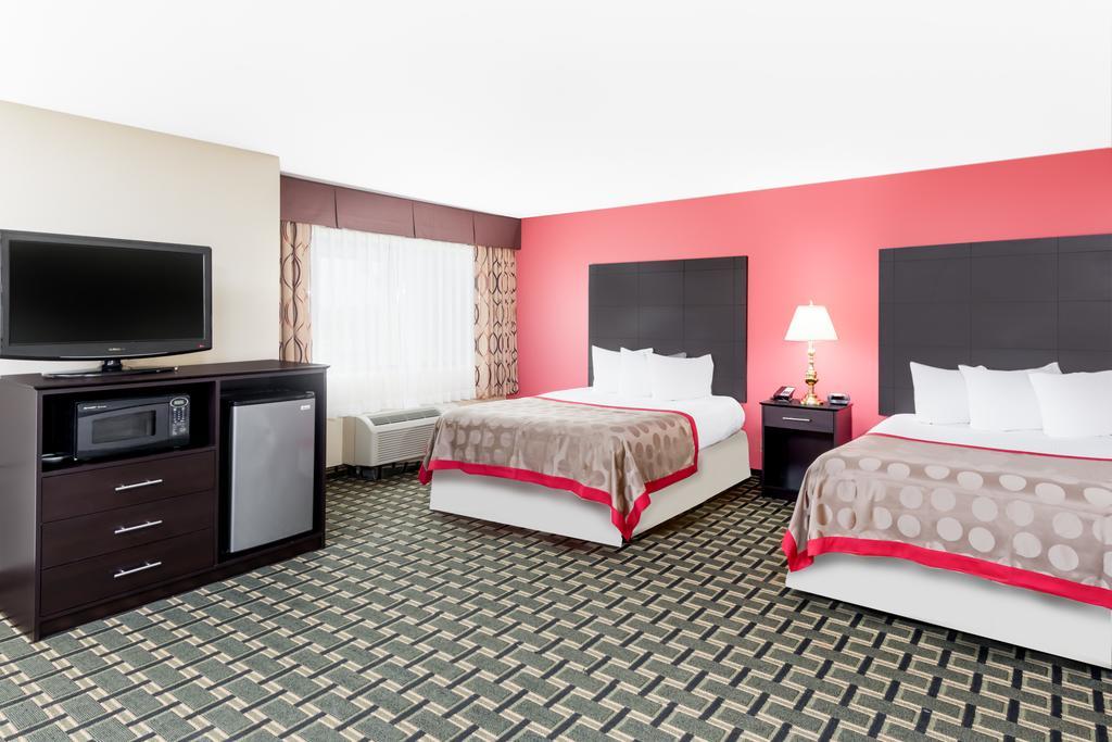 Ramada By Wyndham Vandalia Extérieur photo